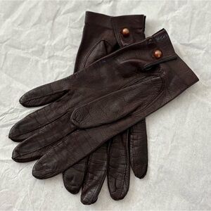Vintage brown leather gloves with pearl button detail